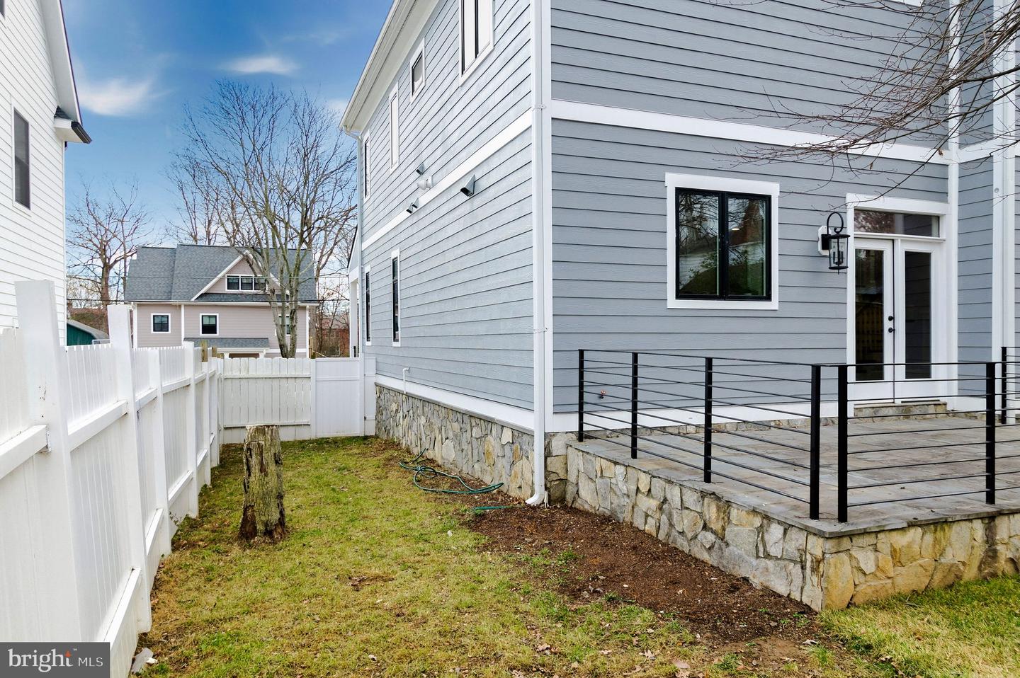 5129 12TH ST S, ARLINGTON, Virginia 22204, 4 Bedrooms Bedrooms, ,4 BathroomsBathrooms,Residential,For sale,5129 12TH ST S,VAAR2067766 MLS # VAAR2067766