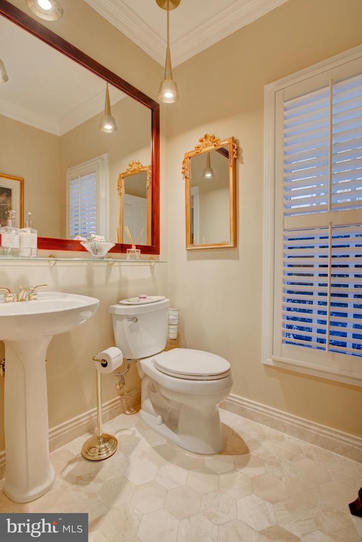 43287 WARWICK HILLS CT, LEESBURG, Virginia 20176, 5 Bedrooms Bedrooms, ,4 BathroomsBathrooms,Residential,For sale,43287 WARWICK HILLS CT,VALO2113976 MLS # VALO2113976