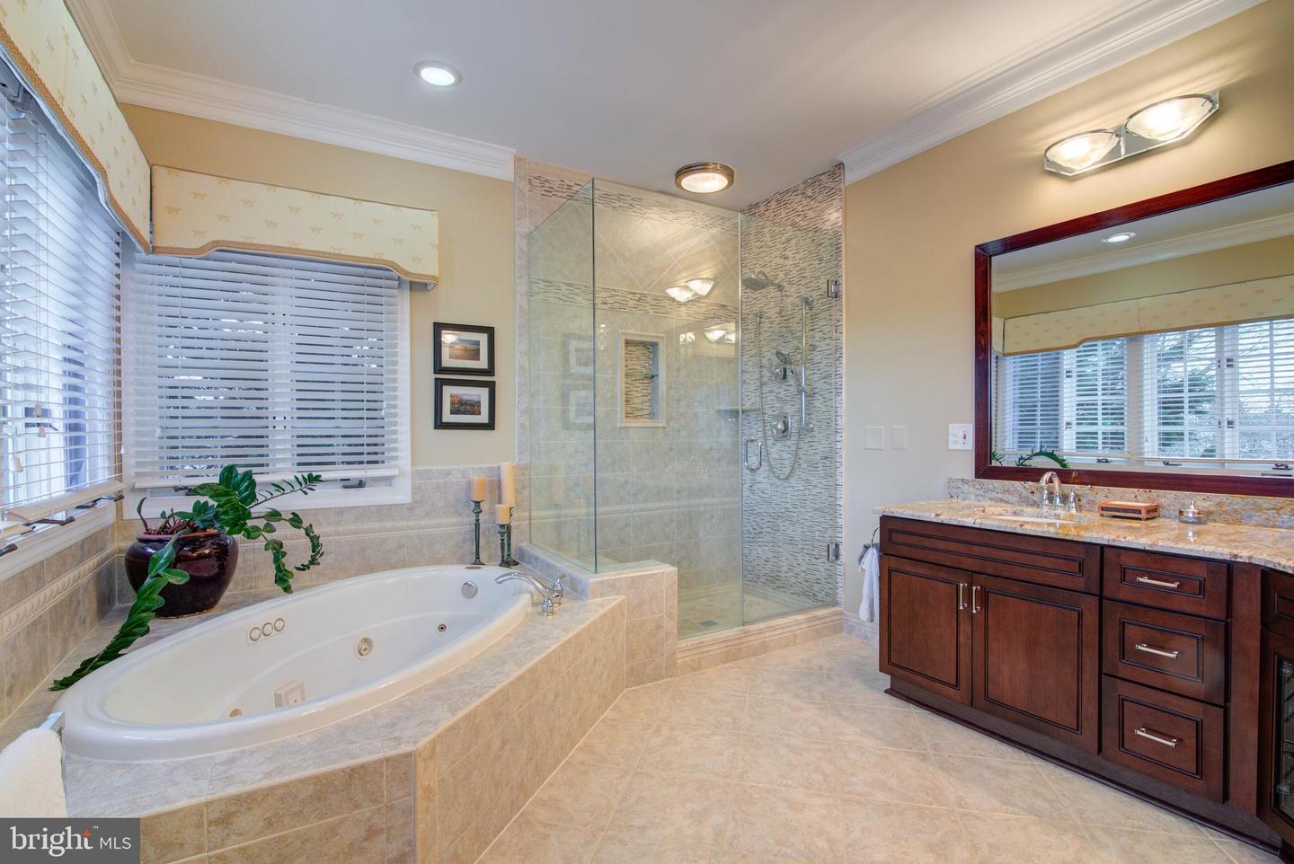 43287 WARWICK HILLS CT, LEESBURG, Virginia 20176, 5 Bedrooms Bedrooms, ,4 BathroomsBathrooms,Residential,For sale,43287 WARWICK HILLS CT,VALO2113976 MLS # VALO2113976