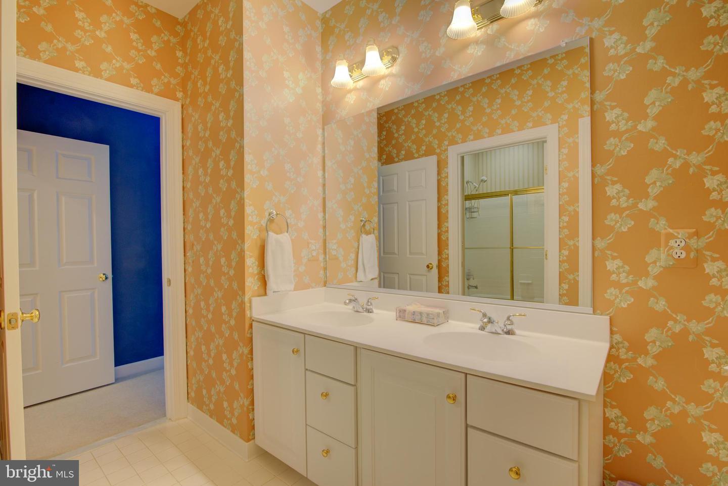 43287 WARWICK HILLS CT, LEESBURG, Virginia 20176, 5 Bedrooms Bedrooms, ,4 BathroomsBathrooms,Residential,For sale,43287 WARWICK HILLS CT,VALO2113976 MLS # VALO2113976