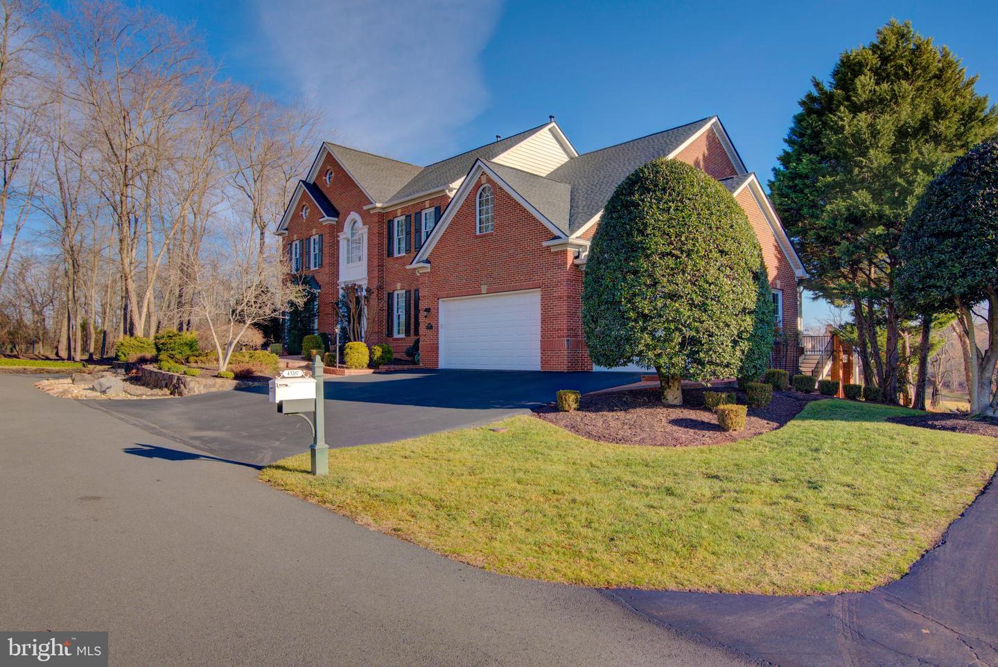 43287 WARWICK HILLS CT, LEESBURG, Virginia 20176, 5 Bedrooms Bedrooms, ,4 BathroomsBathrooms,Residential,For sale,43287 WARWICK HILLS CT,VALO2113976 MLS # VALO2113976