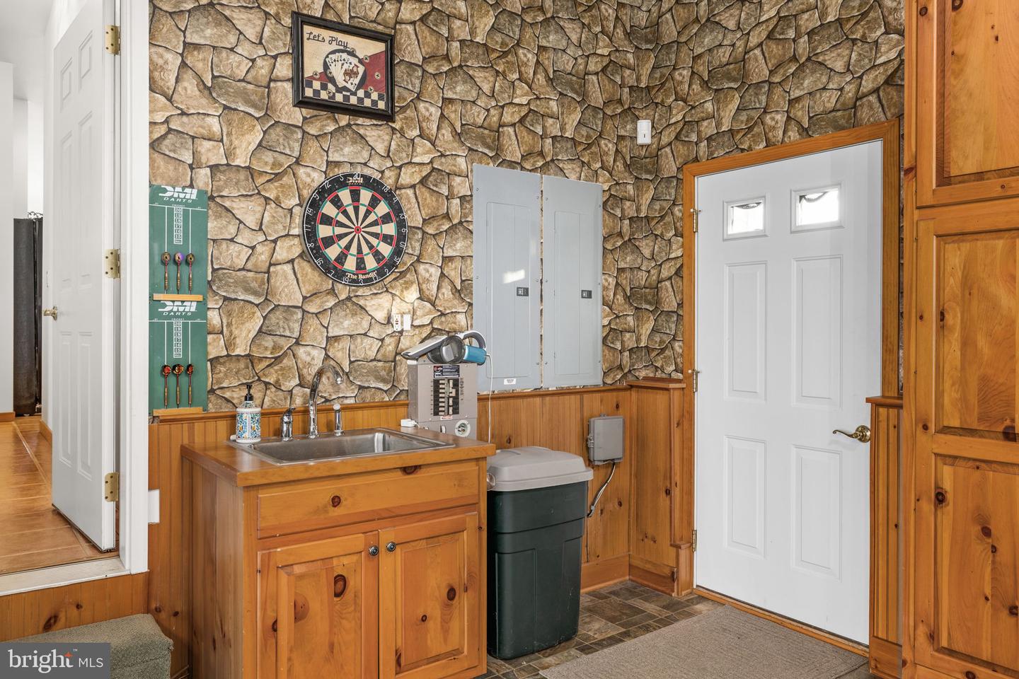 890 TALL PINES DR, MINERAL, Virginia 23117, 6 Bedrooms Bedrooms, 21 Rooms Rooms,4 BathroomsBathrooms,Residential,For sale,890 TALL PINES DR,VALA2009152 MLS # VALA2009152