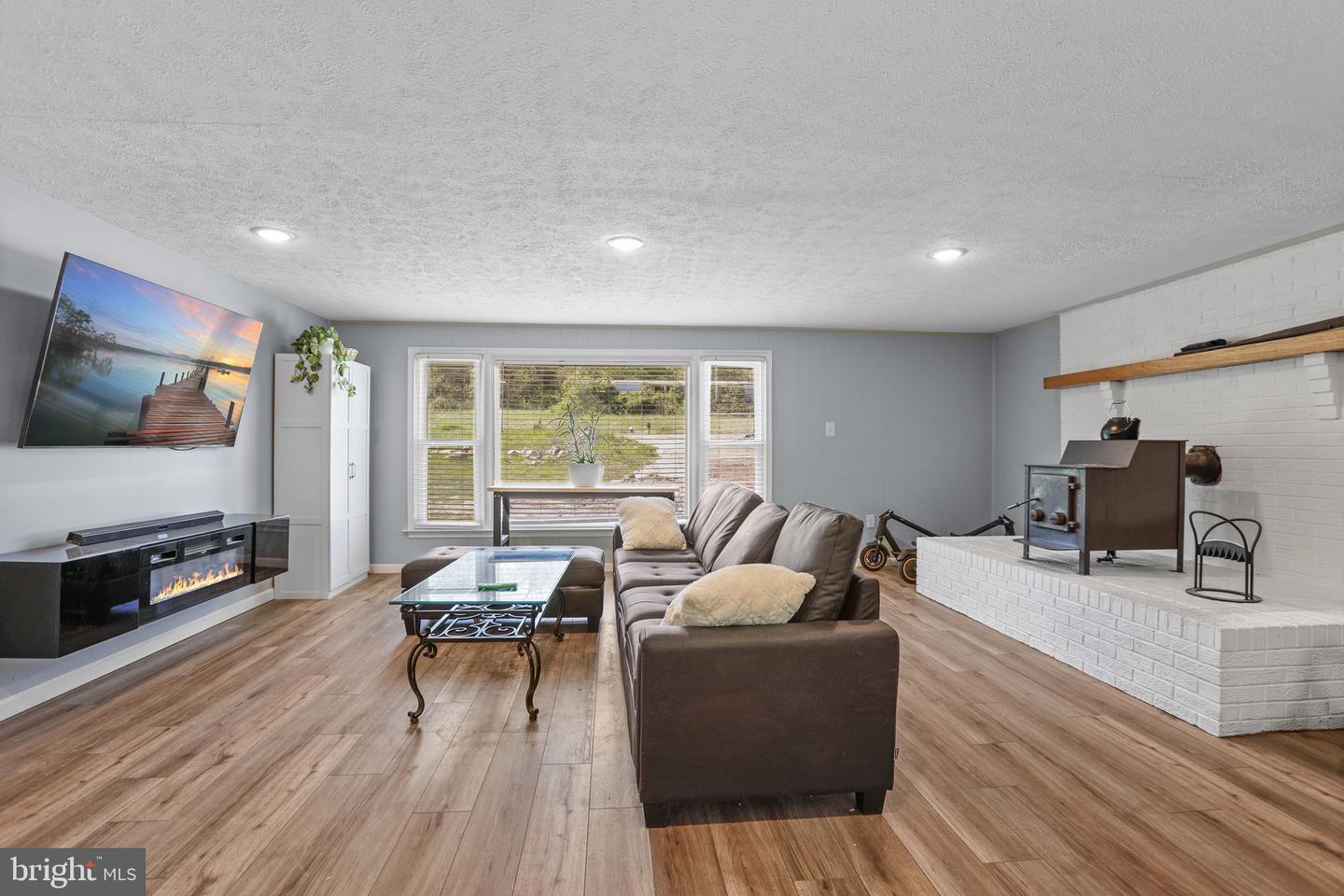 5002 E POINT RD, ELKTON, Virginia 22827, 3 Bedrooms Bedrooms, ,2 BathroomsBathrooms,Residential,For sale,5002 E POINT RD,VARO2002812 MLS # VARO2002812