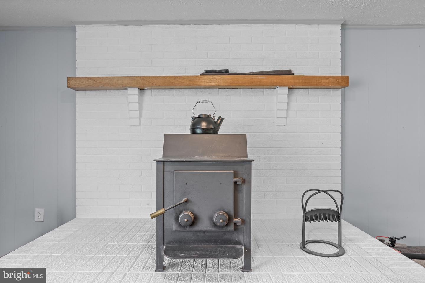 5002 E POINT RD, ELKTON, Virginia 22827, 3 Bedrooms Bedrooms, ,2 BathroomsBathrooms,Residential,For sale,5002 E POINT RD,VARO2002812 MLS # VARO2002812