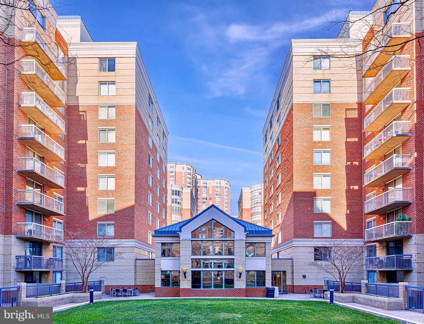 3830 9TH ST N #508E, ARLINGTON, Virginia 22203, 1 Bedroom Bedrooms, ,1 BathroomBathrooms,Residential,For sale,3830 9TH ST N #508E,VAAR2067788 MLS # VAAR2067788
