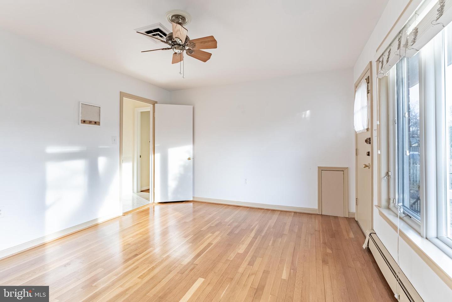 2201 ROLLINS DR, ALEXANDRIA, Virginia 22307, 4 Bedrooms Bedrooms, ,3 BathroomsBathrooms,Residential,For sale,2201 ROLLINS DR,VAFX2285924 MLS # VAFX2285924