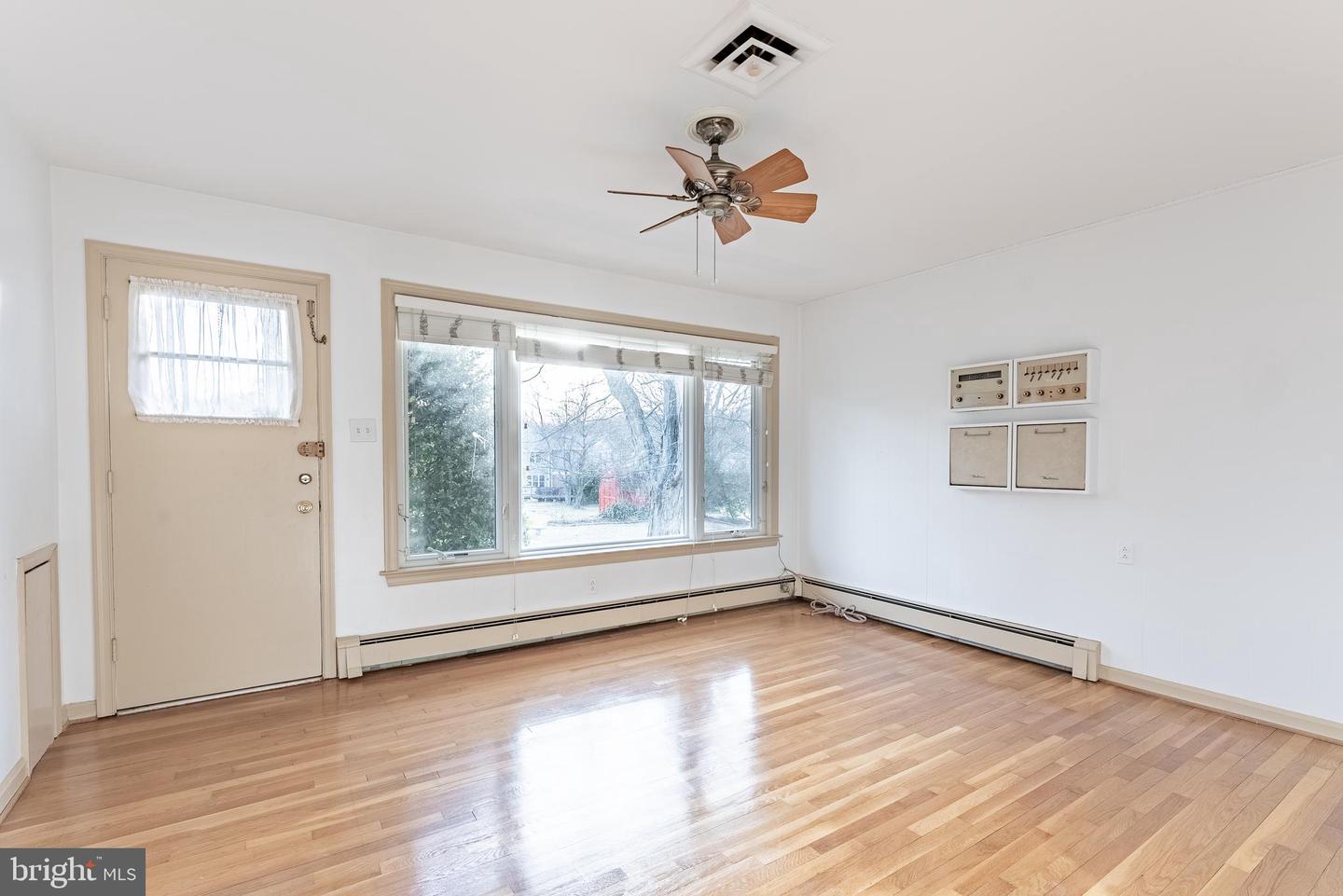 2201 ROLLINS DR, ALEXANDRIA, Virginia 22307, 4 Bedrooms Bedrooms, ,3 BathroomsBathrooms,Residential,For sale,2201 ROLLINS DR,VAFX2285924 MLS # VAFX2285924