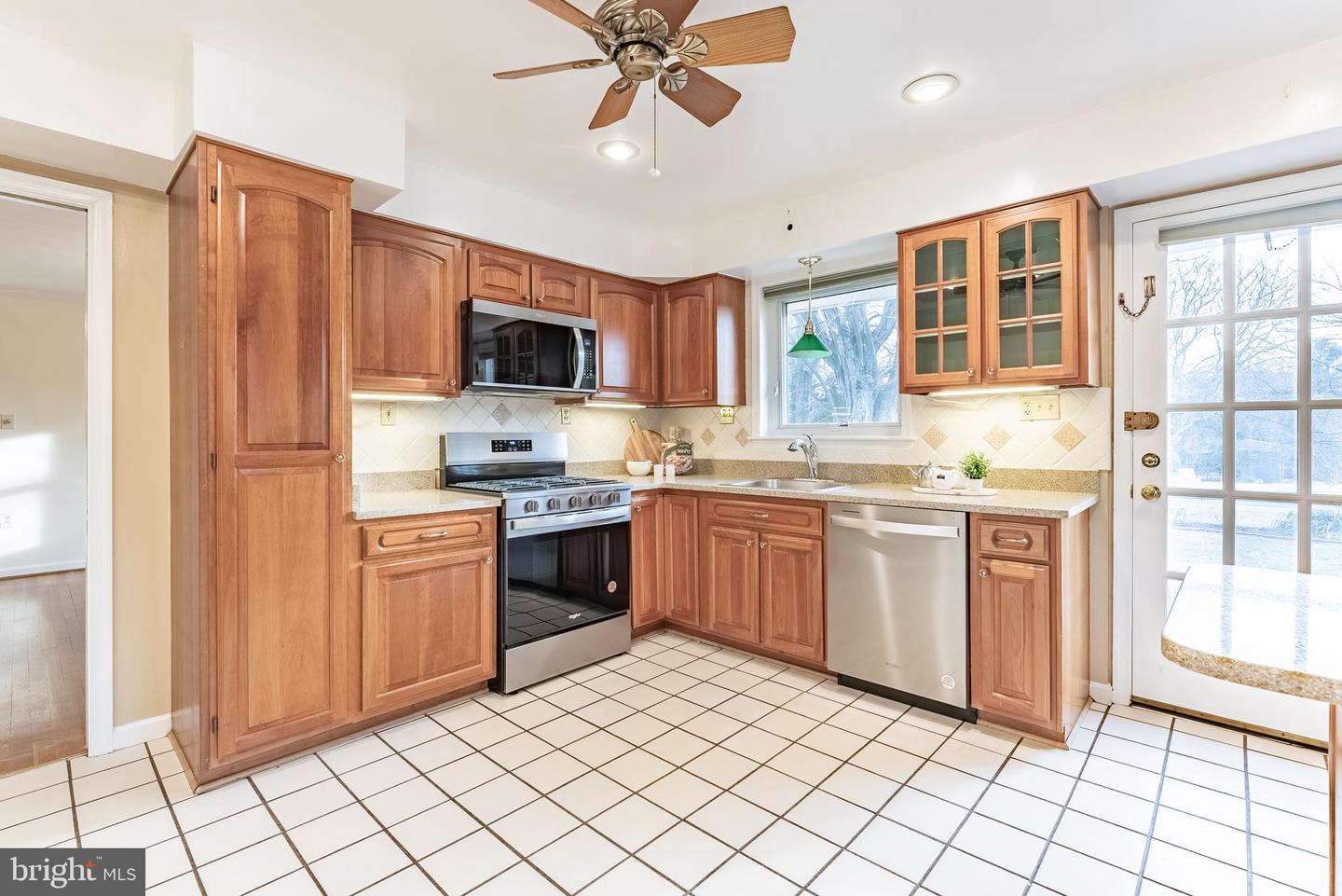 2201 ROLLINS DR, ALEXANDRIA, Virginia 22307, 4 Bedrooms Bedrooms, ,3 BathroomsBathrooms,Residential,For sale,2201 ROLLINS DR,VAFX2285924 MLS # VAFX2285924