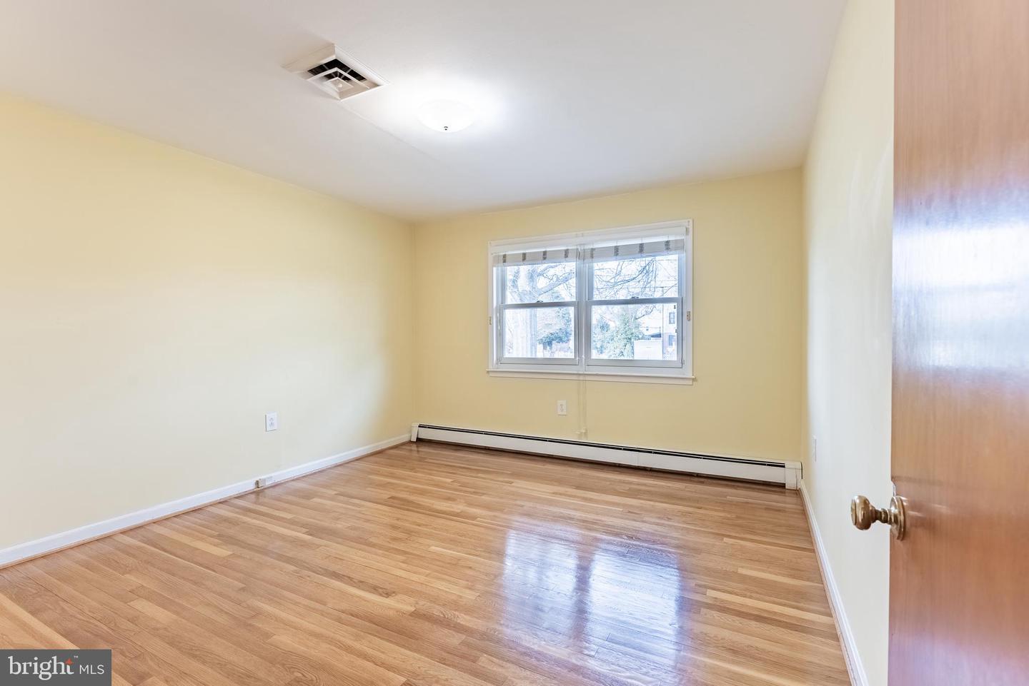 2201 ROLLINS DR, ALEXANDRIA, Virginia 22307, 4 Bedrooms Bedrooms, ,3 BathroomsBathrooms,Residential,For sale,2201 ROLLINS DR,VAFX2285924 MLS # VAFX2285924