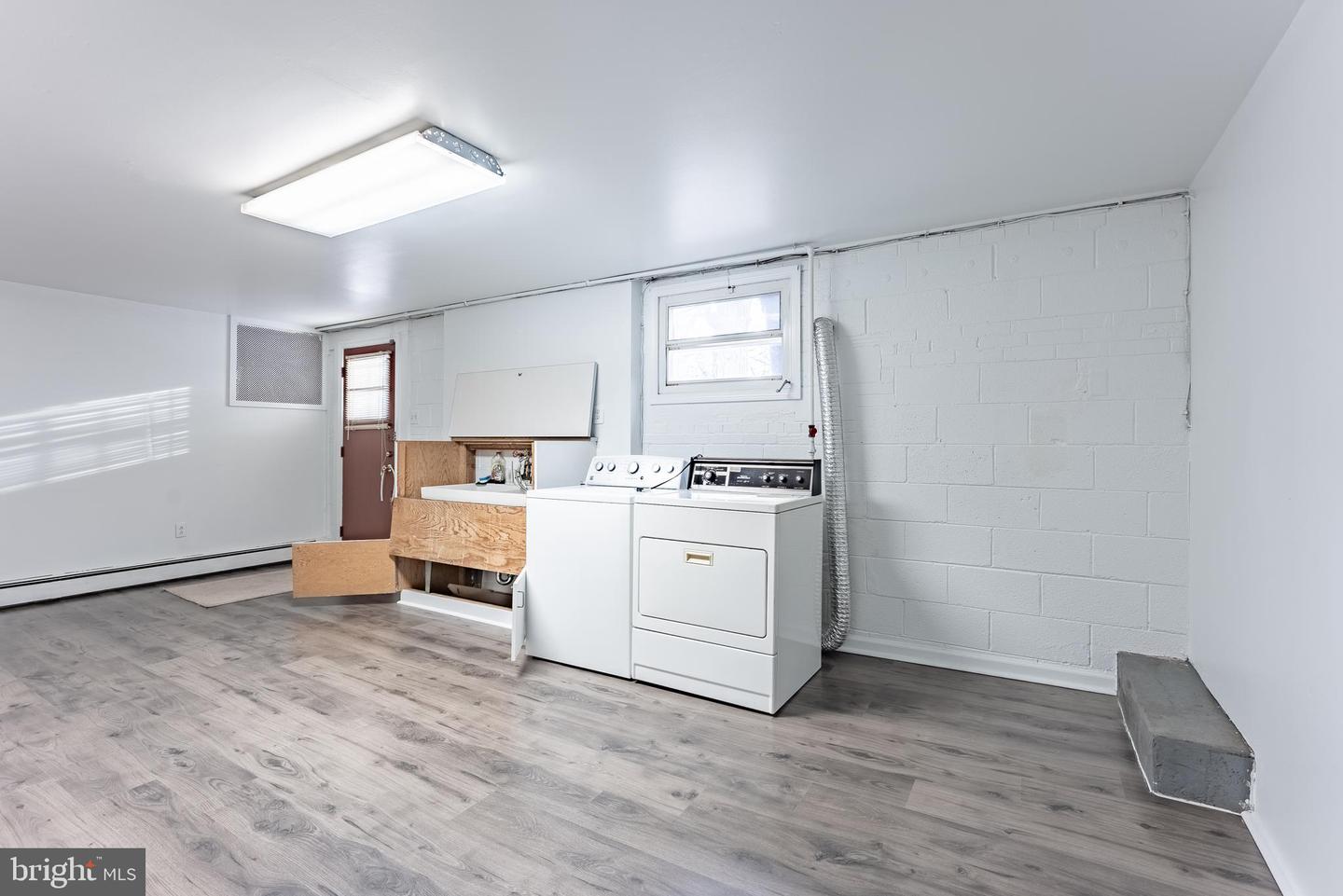 2201 ROLLINS DR, ALEXANDRIA, Virginia 22307, 4 Bedrooms Bedrooms, ,3 BathroomsBathrooms,Residential,For sale,2201 ROLLINS DR,VAFX2285924 MLS # VAFX2285924