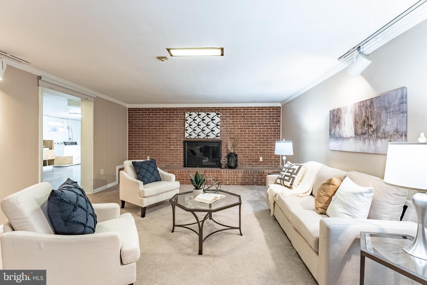 2201 ROLLINS DR, ALEXANDRIA, Virginia 22307, 4 Bedrooms Bedrooms, ,3 BathroomsBathrooms,Residential,For sale,2201 ROLLINS DR,VAFX2285924 MLS # VAFX2285924