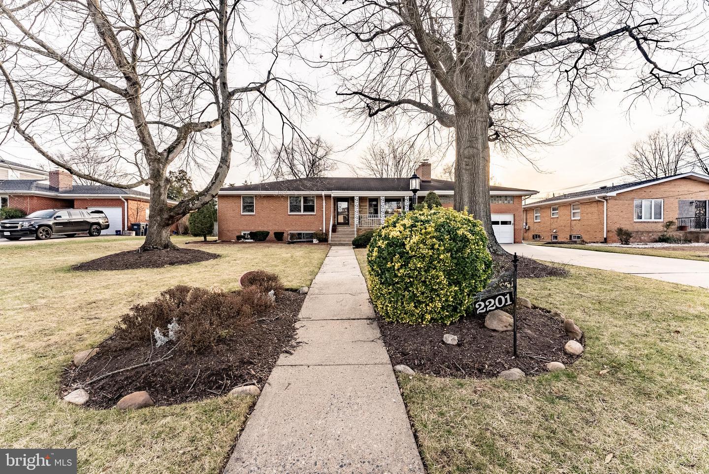 2201 ROLLINS DR, ALEXANDRIA, Virginia 22307, 4 Bedrooms Bedrooms, ,3 BathroomsBathrooms,Residential,For sale,2201 ROLLINS DR,VAFX2285924 MLS # VAFX2285924