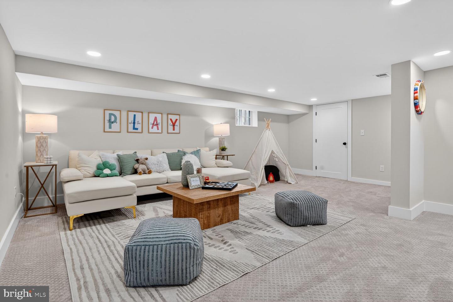 423 N CLEVELAND ST, ARLINGTON, Virginia 22201, 5 Bedrooms Bedrooms, ,5 BathroomsBathrooms,Residential,For sale,423 N CLEVELAND ST,VAAR2067796 MLS # VAAR2067796