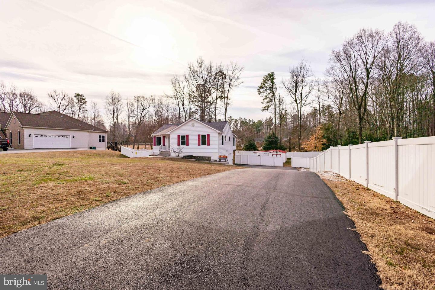 9672 MOHAWK DR, KING GEORGE, Virginia 22485, 3 Bedrooms Bedrooms, 5 Rooms Rooms,3 BathroomsBathrooms,Residential,For sale,9672 MOHAWK DR,VAKG2007510 MLS # VAKG2007510