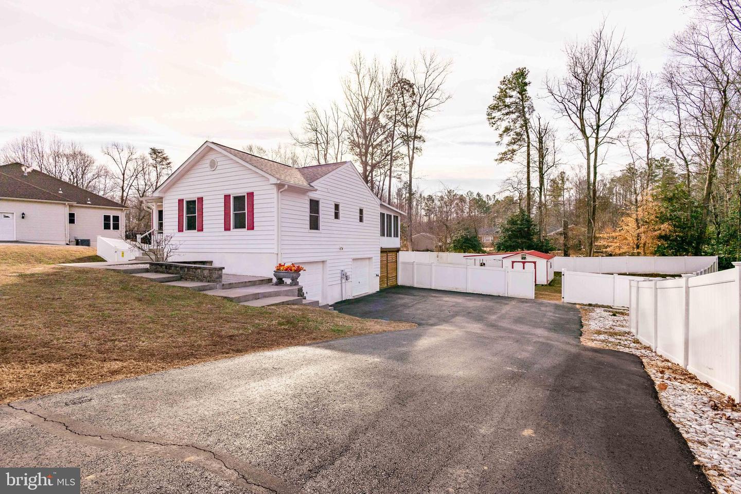 9672 MOHAWK DR, KING GEORGE, Virginia 22485, 3 Bedrooms Bedrooms, 5 Rooms Rooms,3 BathroomsBathrooms,Residential,For sale,9672 MOHAWK DR,VAKG2007510 MLS # VAKG2007510