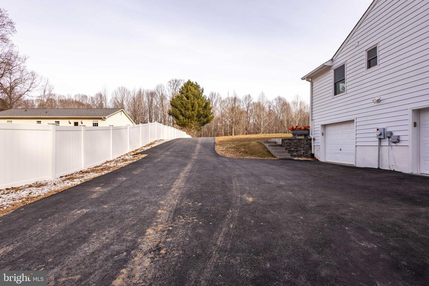 9672 MOHAWK DR, KING GEORGE, Virginia 22485, 3 Bedrooms Bedrooms, 5 Rooms Rooms,3 BathroomsBathrooms,Residential,For sale,9672 MOHAWK DR,VAKG2007510 MLS # VAKG2007510