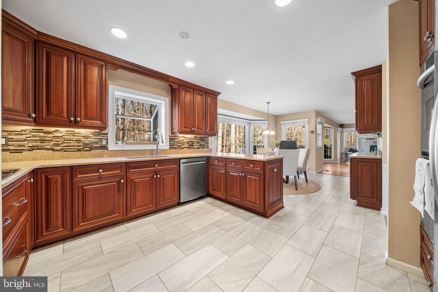 4926 NOVAK LN, FAIRFAX, Virginia 22030, 4 Bedrooms Bedrooms, ,4 BathroomsBathrooms,Residential,For sale,4926 NOVAK LN,VAFX2285996 MLS # VAFX2285996