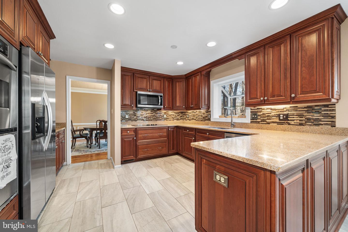 4926 NOVAK LN, FAIRFAX, Virginia 22030, 4 Bedrooms Bedrooms, ,4 BathroomsBathrooms,Residential,For sale,4926 NOVAK LN,VAFX2285996 MLS # VAFX2285996