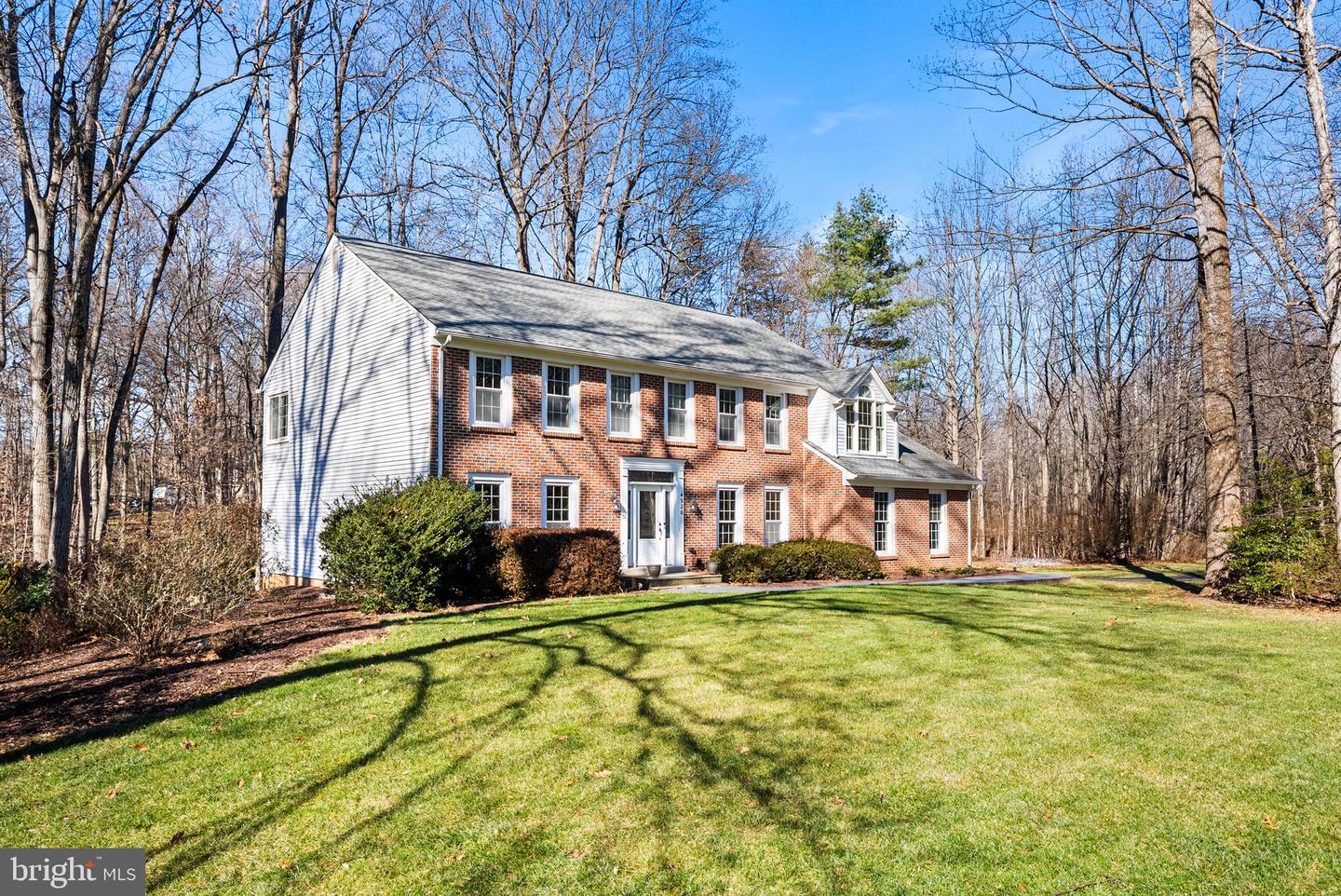 4926 NOVAK LN, FAIRFAX, Virginia 22030, 4 Bedrooms Bedrooms, ,4 BathroomsBathrooms,Residential,For sale,4926 NOVAK LN,VAFX2285996 MLS # VAFX2285996