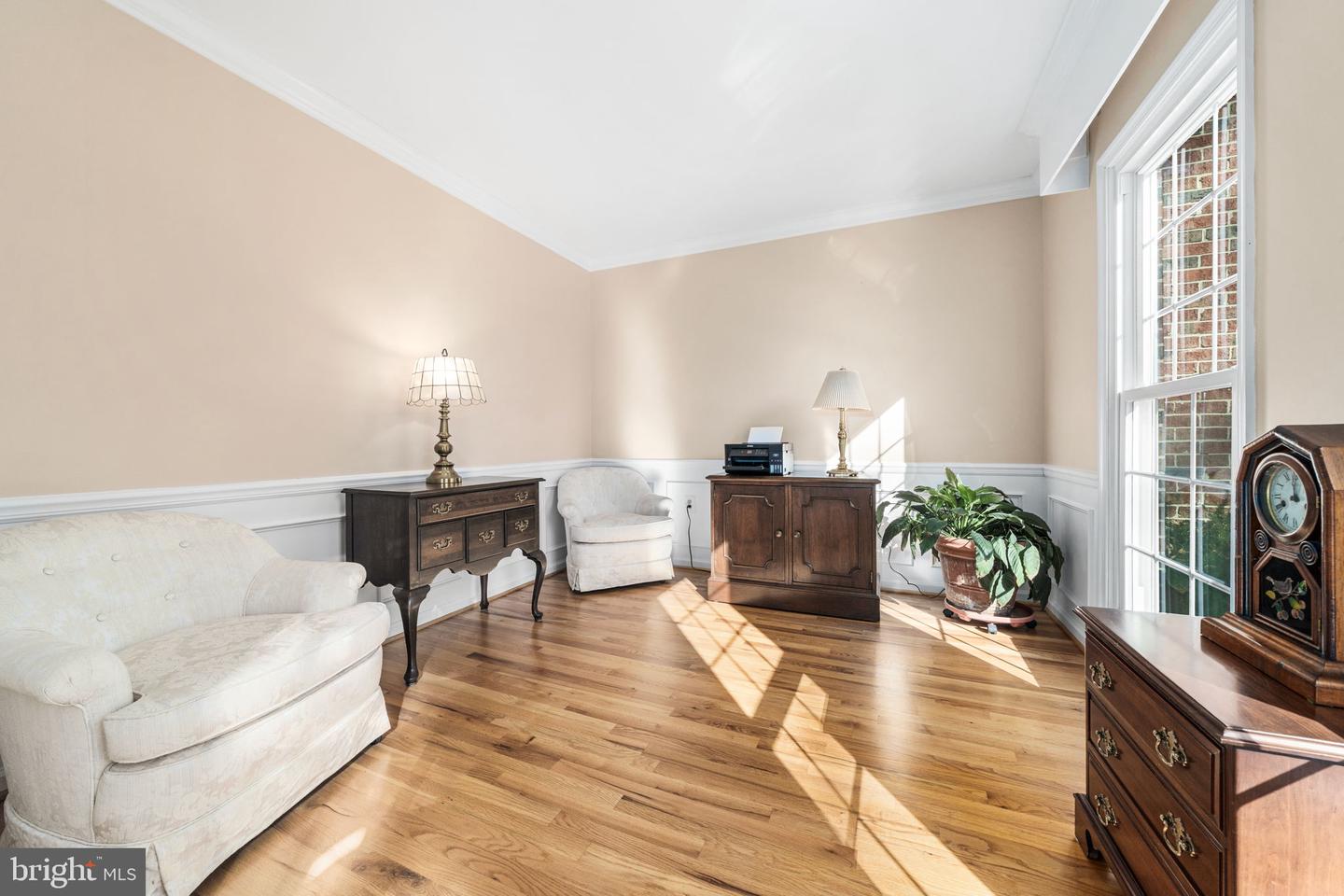 4926 NOVAK LN, FAIRFAX, Virginia 22030, 4 Bedrooms Bedrooms, ,4 BathroomsBathrooms,Residential,For sale,4926 NOVAK LN,VAFX2285996 MLS # VAFX2285996