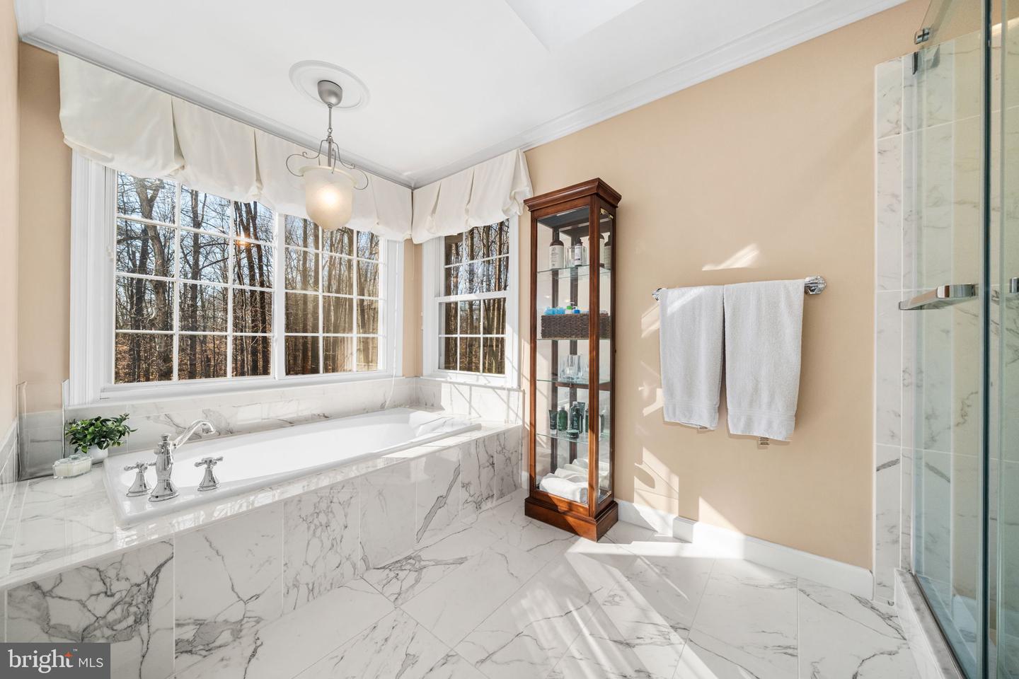 4926 NOVAK LN, FAIRFAX, Virginia 22030, 4 Bedrooms Bedrooms, ,4 BathroomsBathrooms,Residential,For sale,4926 NOVAK LN,VAFX2285996 MLS # VAFX2285996