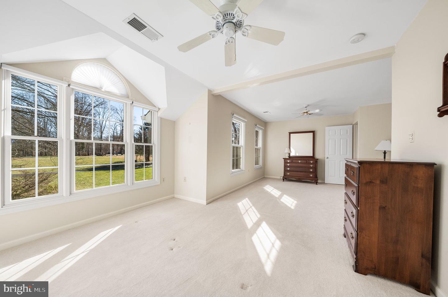 4926 NOVAK LN, FAIRFAX, Virginia 22030, 4 Bedrooms Bedrooms, ,4 BathroomsBathrooms,Residential,For sale,4926 NOVAK LN,VAFX2285996 MLS # VAFX2285996