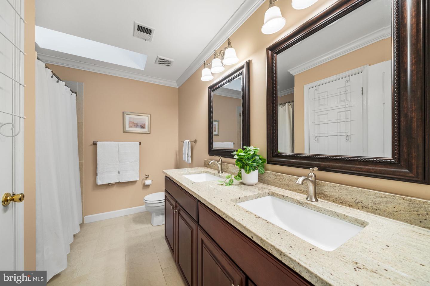 4926 NOVAK LN, FAIRFAX, Virginia 22030, 4 Bedrooms Bedrooms, ,4 BathroomsBathrooms,Residential,For sale,4926 NOVAK LN,VAFX2285996 MLS # VAFX2285996