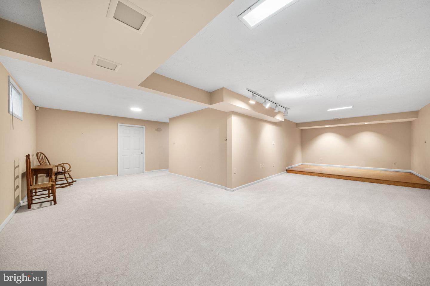 4926 NOVAK LN, FAIRFAX, Virginia 22030, 4 Bedrooms Bedrooms, ,4 BathroomsBathrooms,Residential,For sale,4926 NOVAK LN,VAFX2285996 MLS # VAFX2285996