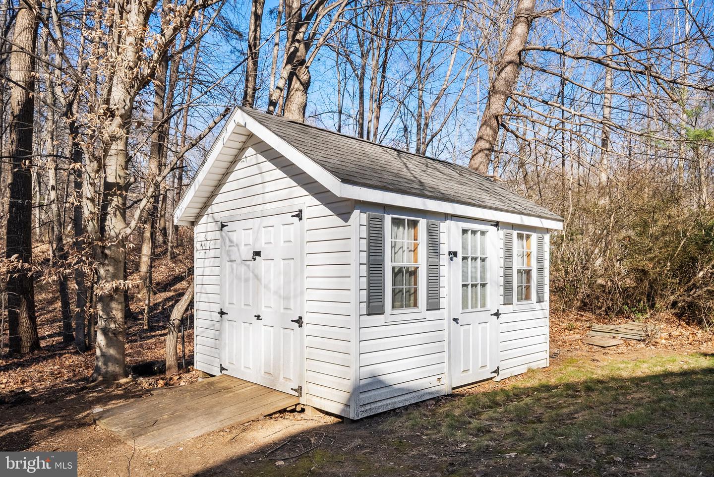 4926 NOVAK LN, FAIRFAX, Virginia 22030, 4 Bedrooms Bedrooms, ,4 BathroomsBathrooms,Residential,For sale,4926 NOVAK LN,VAFX2285996 MLS # VAFX2285996