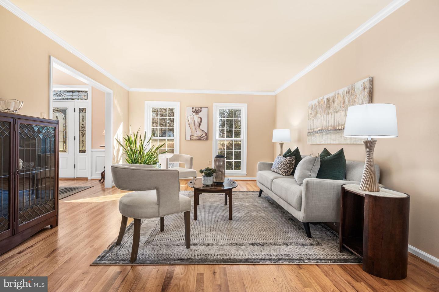 4926 NOVAK LN, FAIRFAX, Virginia 22030, 4 Bedrooms Bedrooms, ,4 BathroomsBathrooms,Residential,For sale,4926 NOVAK LN,VAFX2285996 MLS # VAFX2285996