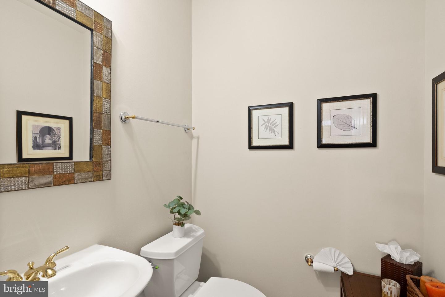 19126 STREAM CROSSING CT, LEESBURG, Virginia 20176, 4 Bedrooms Bedrooms, ,4 BathroomsBathrooms,Residential,For sale,19126 STREAM CROSSING CT,VALO2114084 MLS # VALO2114084