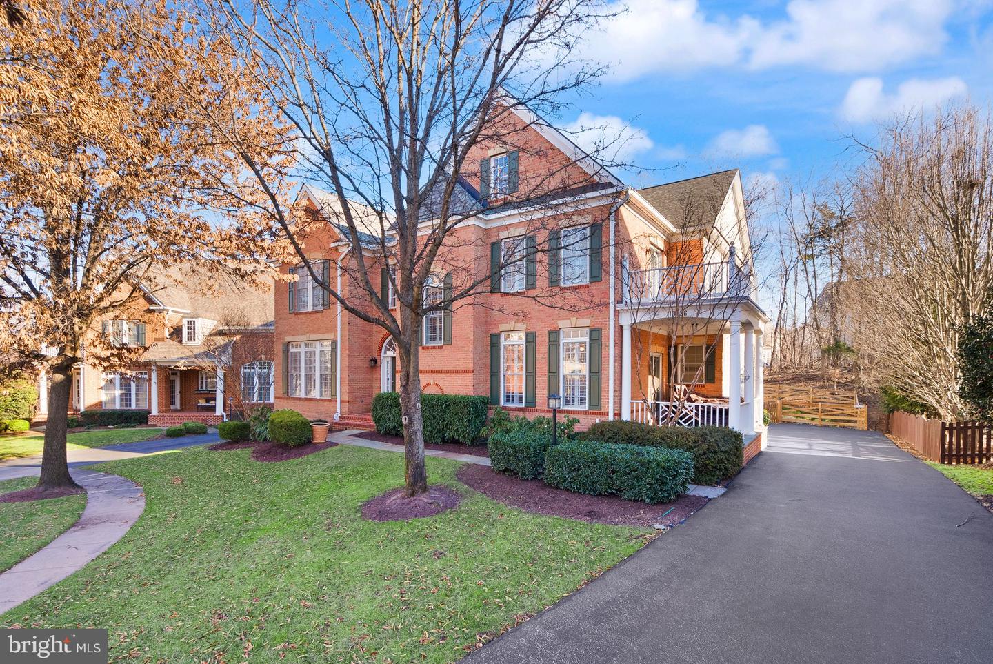 19126 STREAM CROSSING CT, LEESBURG, Virginia 20176, 4 Bedrooms Bedrooms, ,4 BathroomsBathrooms,Residential,For sale,19126 STREAM CROSSING CT,VALO2114084 MLS # VALO2114084