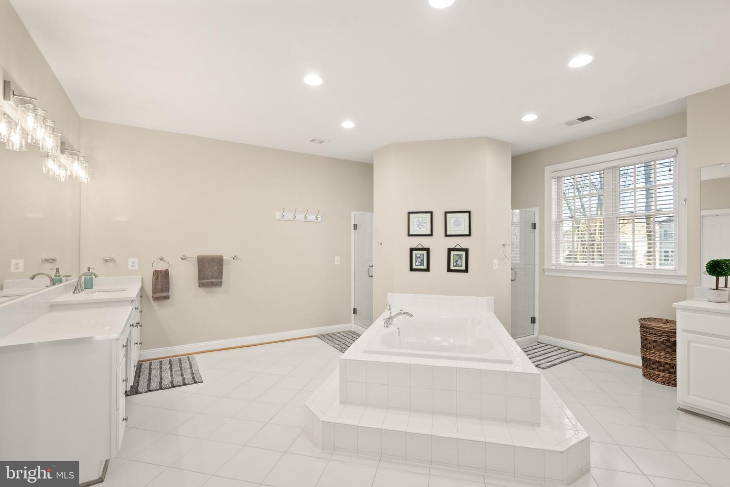 19126 STREAM CROSSING CT, LEESBURG, Virginia 20176, 4 Bedrooms Bedrooms, ,4 BathroomsBathrooms,Residential,For sale,19126 STREAM CROSSING CT,VALO2114084 MLS # VALO2114084