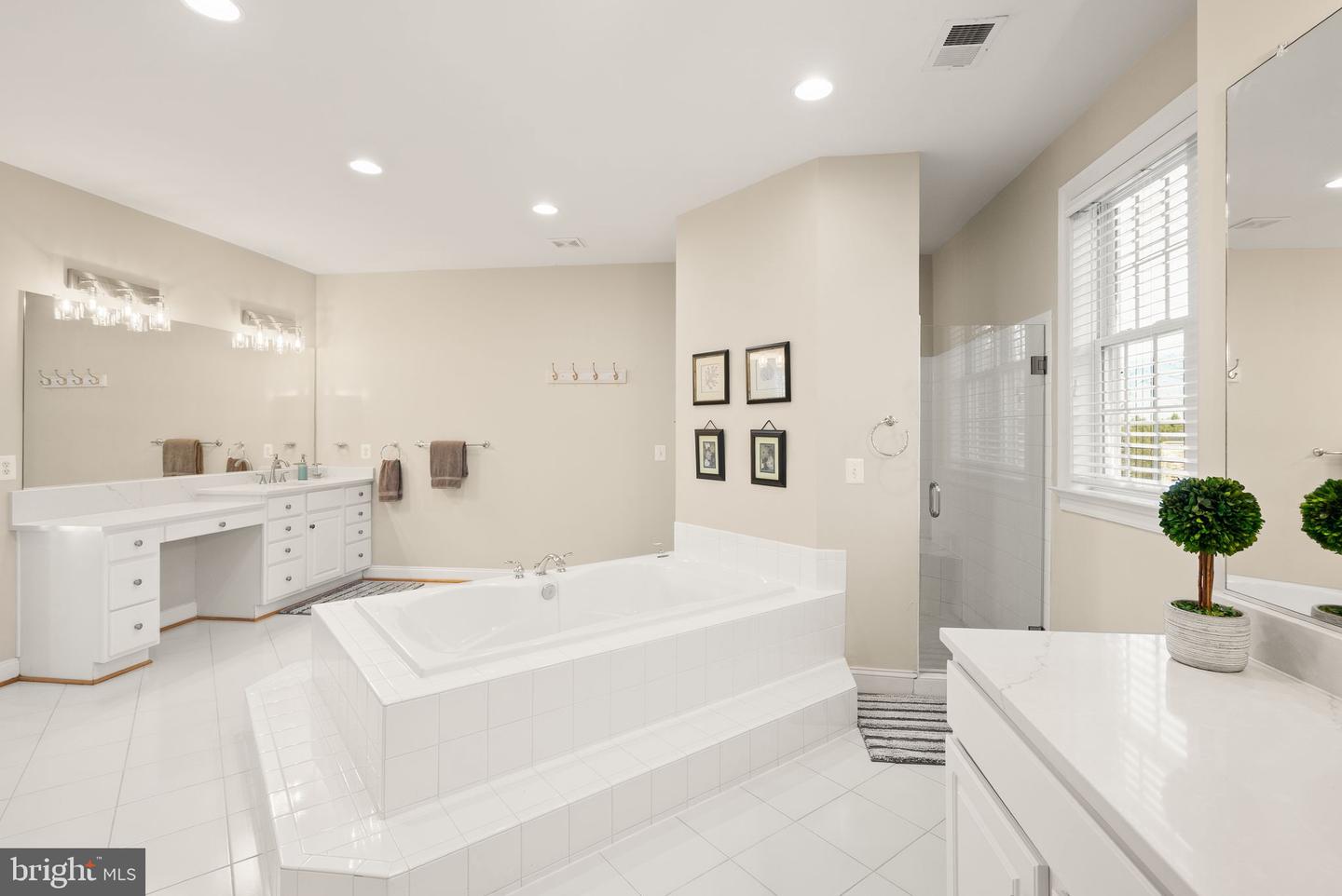 19126 STREAM CROSSING CT, LEESBURG, Virginia 20176, 4 Bedrooms Bedrooms, ,4 BathroomsBathrooms,Residential,For sale,19126 STREAM CROSSING CT,VALO2114084 MLS # VALO2114084