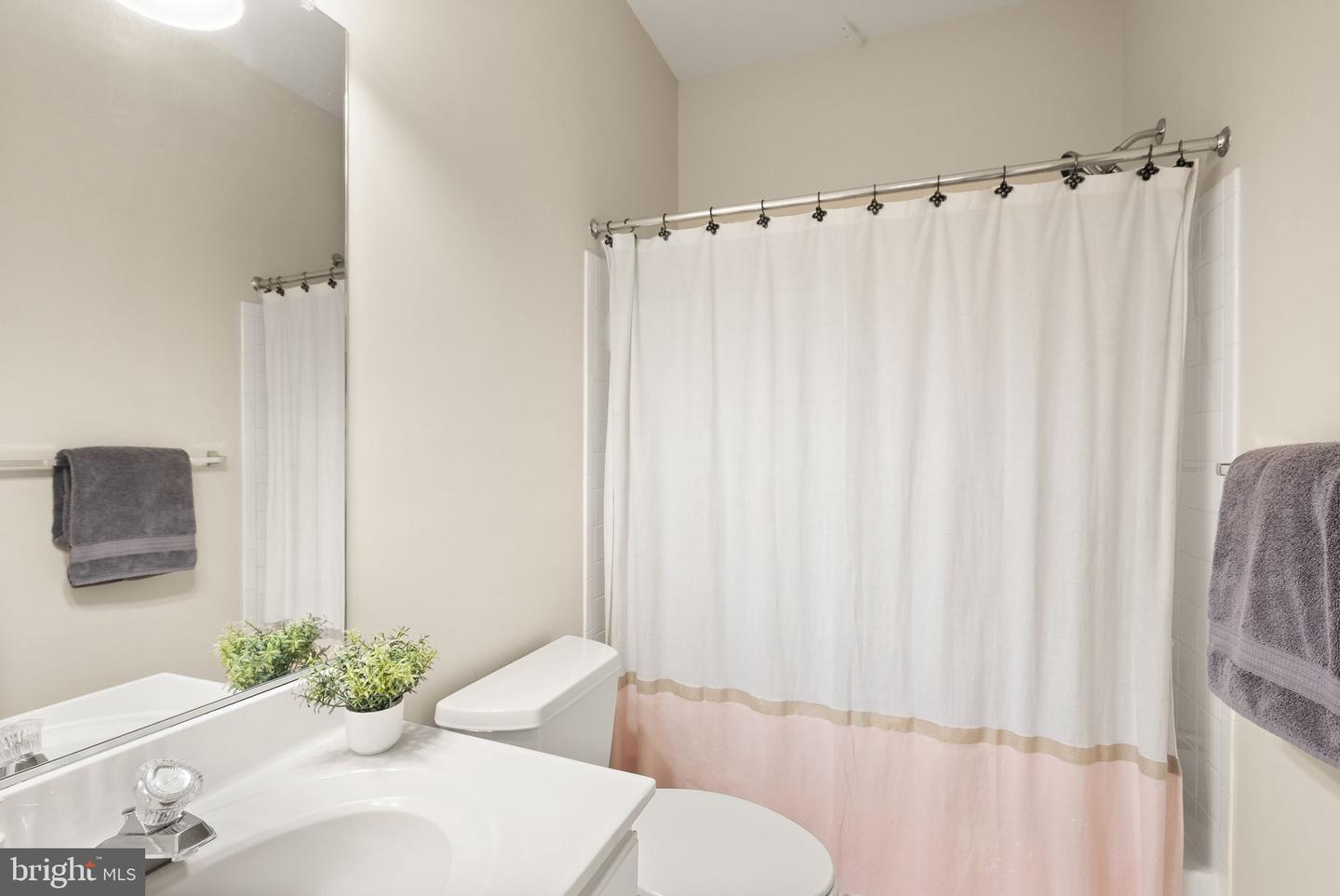 19126 STREAM CROSSING CT, LEESBURG, Virginia 20176, 4 Bedrooms Bedrooms, ,4 BathroomsBathrooms,Residential,For sale,19126 STREAM CROSSING CT,VALO2114084 MLS # VALO2114084