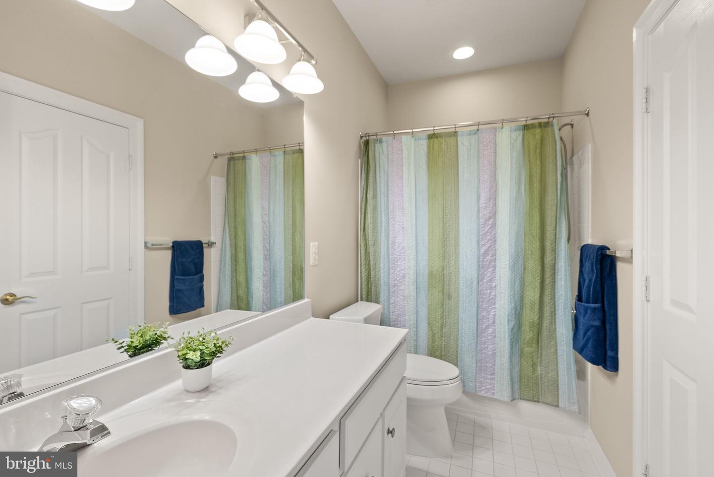 19126 STREAM CROSSING CT, LEESBURG, Virginia 20176, 4 Bedrooms Bedrooms, ,4 BathroomsBathrooms,Residential,For sale,19126 STREAM CROSSING CT,VALO2114084 MLS # VALO2114084