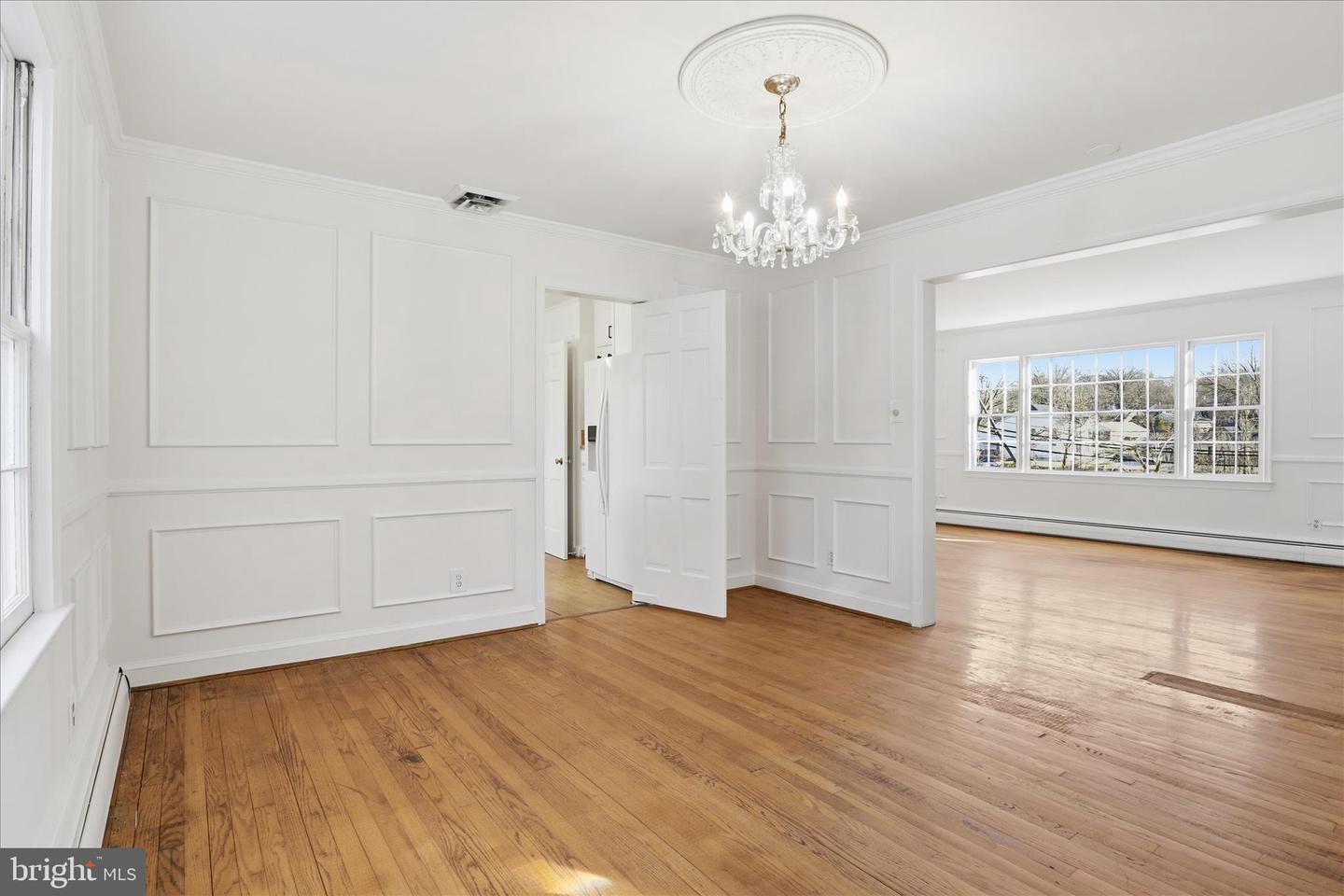 3701 PINE BROOK RD, ALEXANDRIA, Virginia 22310, 5 Bedrooms Bedrooms, ,3 BathroomsBathrooms,Residential,For sale,3701 PINE BROOK RD,VAFX2286072 MLS # VAFX2286072