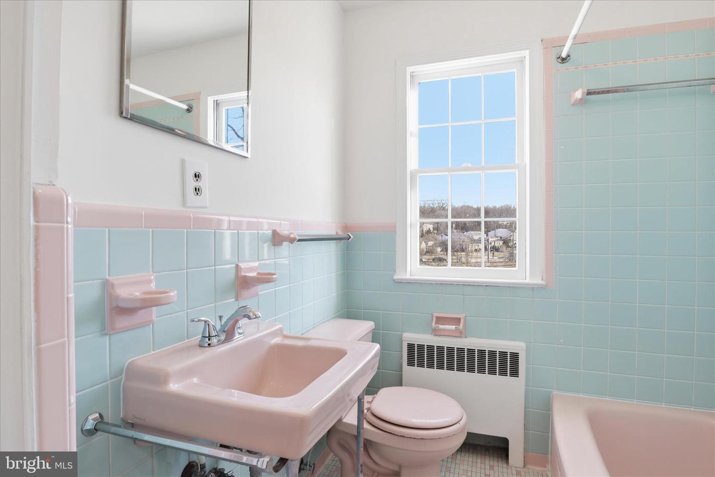 3701 PINE BROOK RD, ALEXANDRIA, Virginia 22310, 5 Bedrooms Bedrooms, ,3 BathroomsBathrooms,Residential,For sale,3701 PINE BROOK RD,VAFX2286072 MLS # VAFX2286072