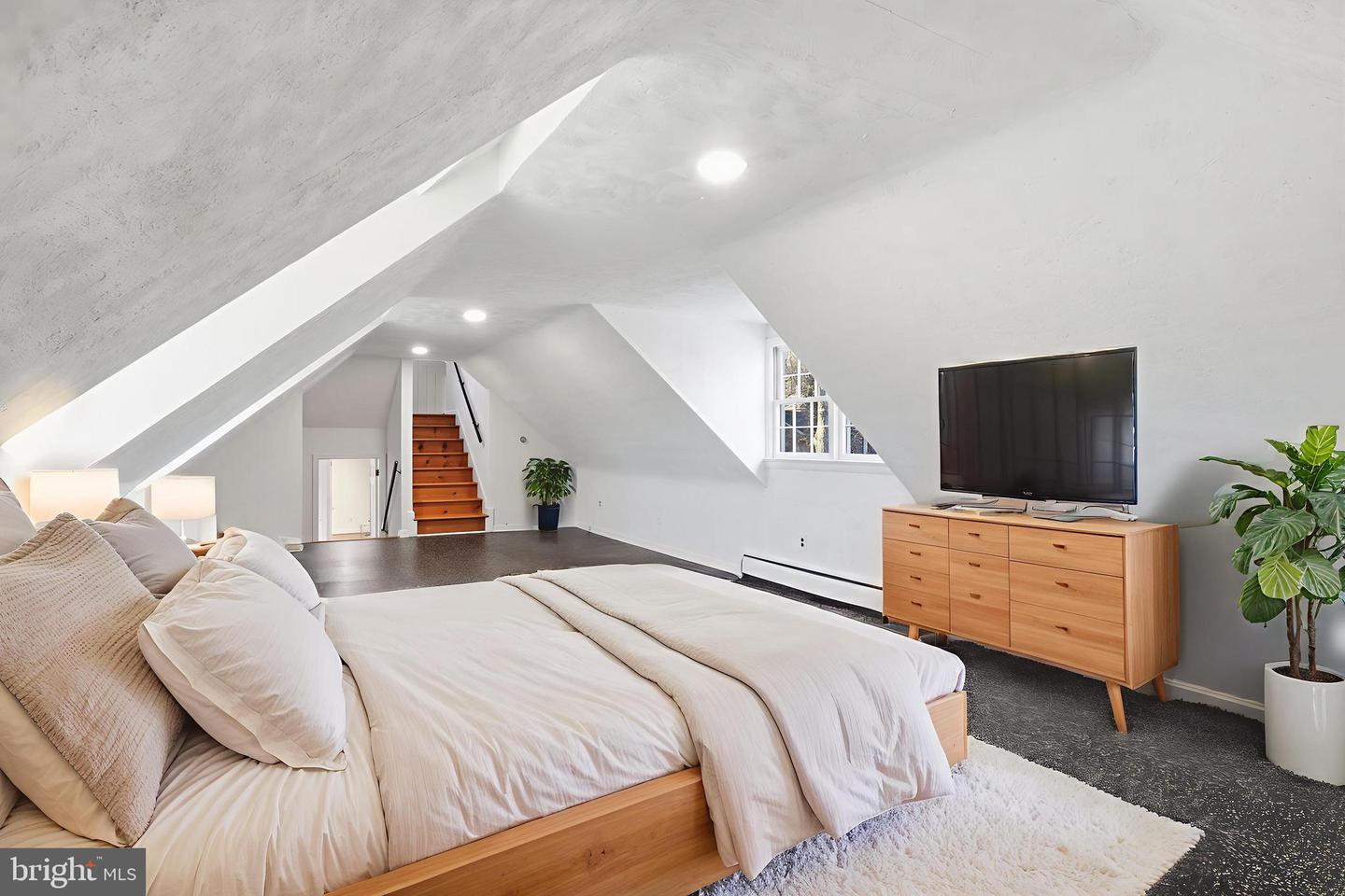 3701 PINE BROOK RD, ALEXANDRIA, Virginia 22310, 5 Bedrooms Bedrooms, ,3 BathroomsBathrooms,Residential,For sale,3701 PINE BROOK RD,VAFX2286072 MLS # VAFX2286072