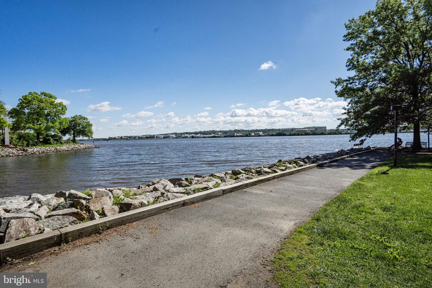 811 WATER PL, ALEXANDRIA, Virginia 22314, 3 Bedrooms Bedrooms, ,2 BathroomsBathrooms,Residential,For sale,811 WATER PL,VAAX2053242 MLS # VAAX2053242