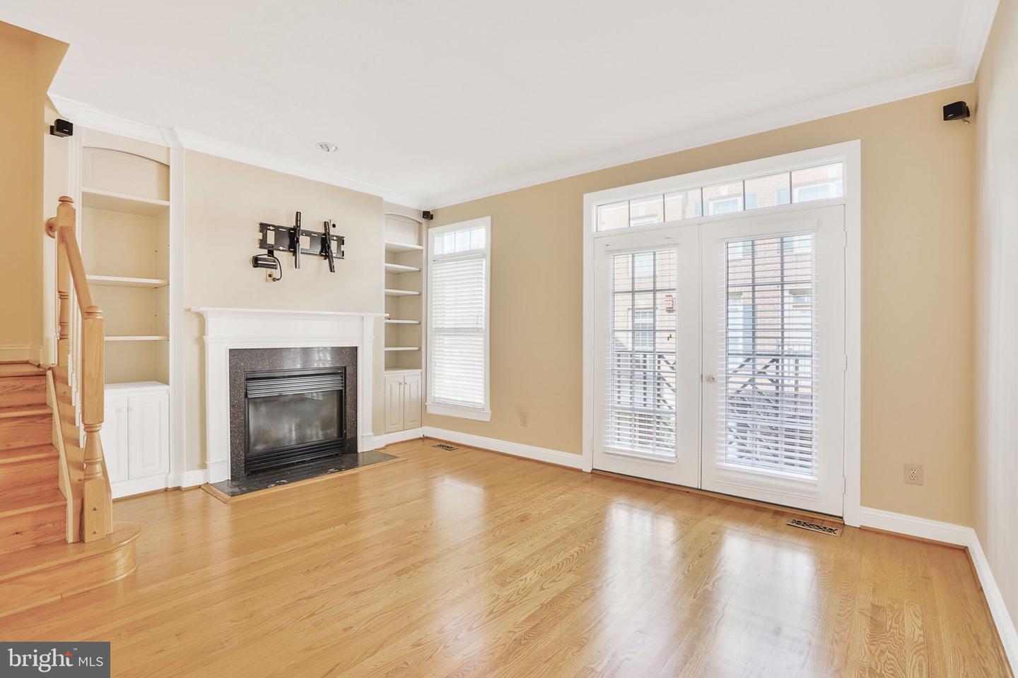 811 WATER PL, ALEXANDRIA, Virginia 22314, 3 Bedrooms Bedrooms, ,2 BathroomsBathrooms,Residential,For sale,811 WATER PL,VAAX2053242 MLS # VAAX2053242