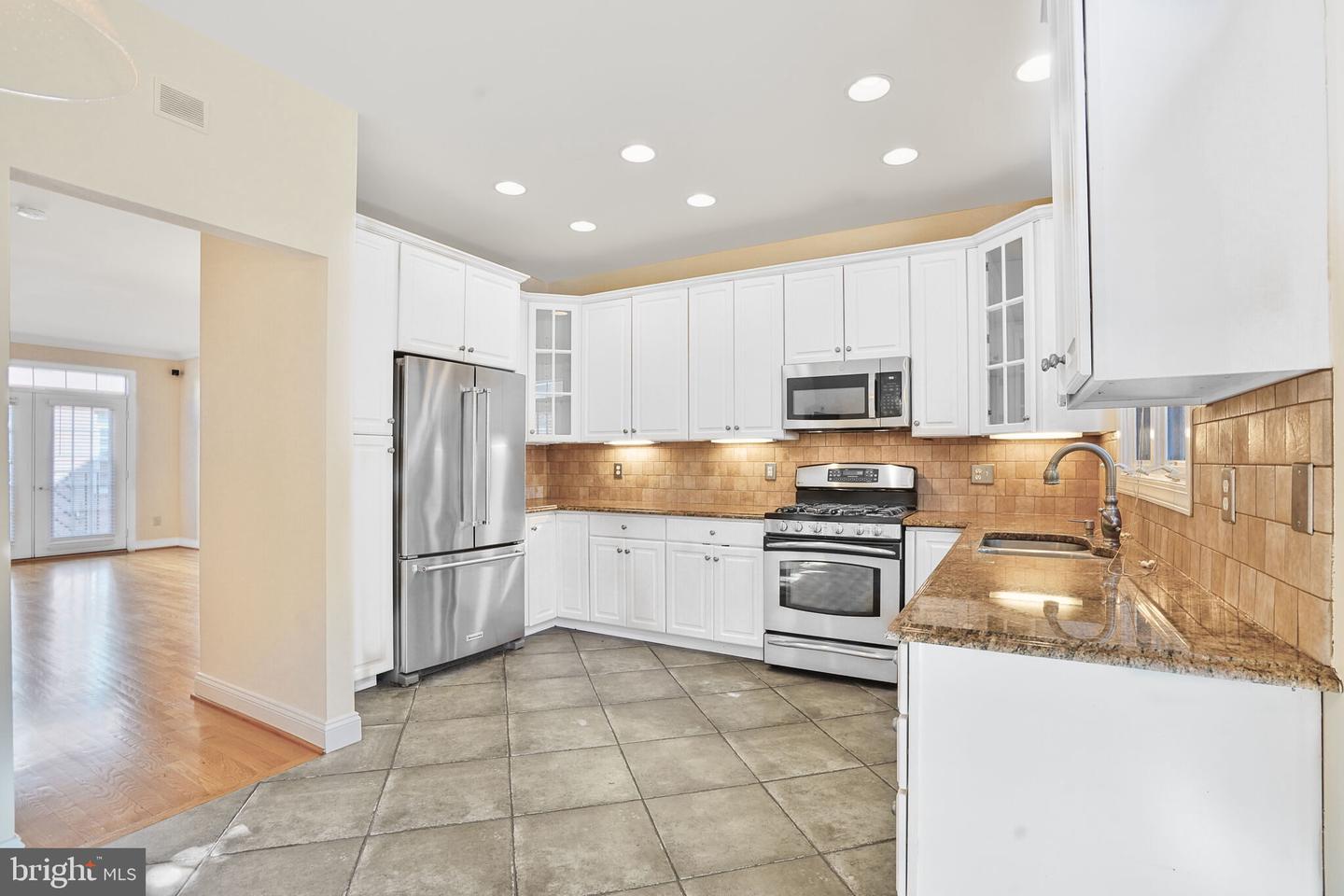 811 WATER PL, ALEXANDRIA, Virginia 22314, 3 Bedrooms Bedrooms, ,2 BathroomsBathrooms,Residential,For sale,811 WATER PL,VAAX2053242 MLS # VAAX2053242