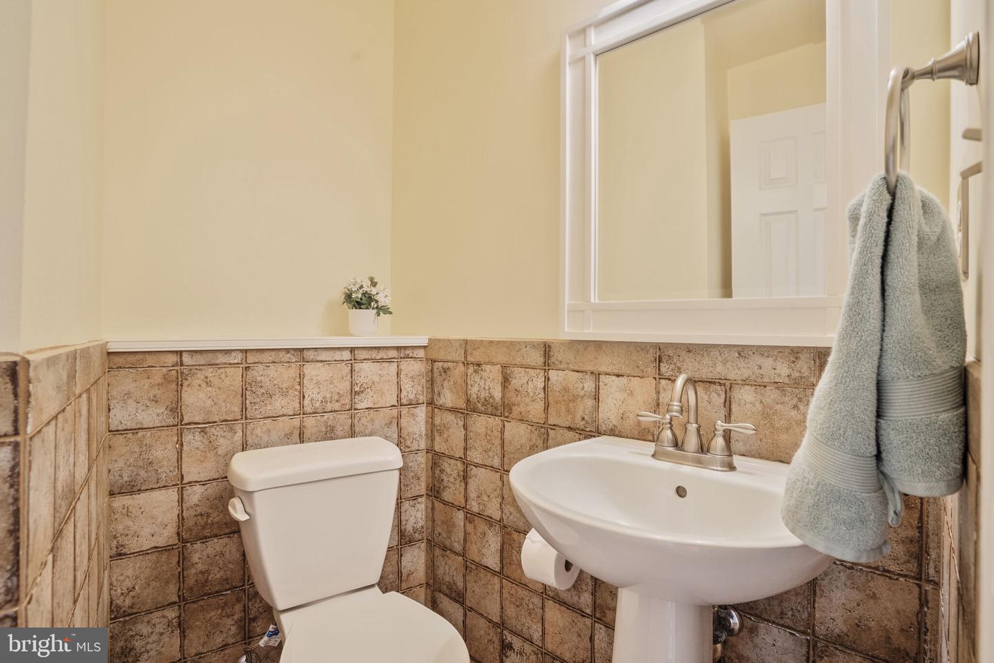 811 WATER PL, ALEXANDRIA, Virginia 22314, 3 Bedrooms Bedrooms, ,2 BathroomsBathrooms,Residential,For sale,811 WATER PL,VAAX2053242 MLS # VAAX2053242