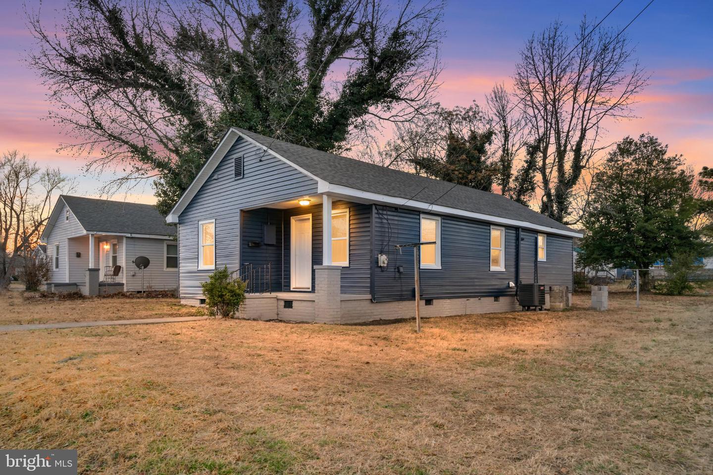 403 WOLF ST, EMPORIA, Virginia 23847, 3 Bedrooms Bedrooms, 5 Rooms Rooms,2 BathroomsBathrooms,Residential,For sale,403 WOLF ST,VAGE2000026 MLS # VAGE2000026