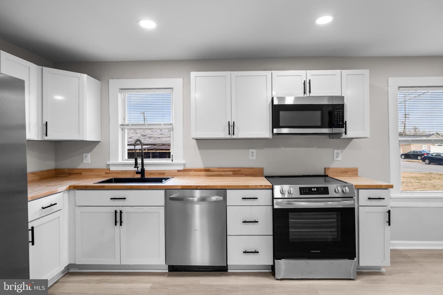 403 WOLF ST, EMPORIA, Virginia 23847, 3 Bedrooms Bedrooms, 5 Rooms Rooms,2 BathroomsBathrooms,Residential,For sale,403 WOLF ST,VAGE2000026 MLS # VAGE2000026