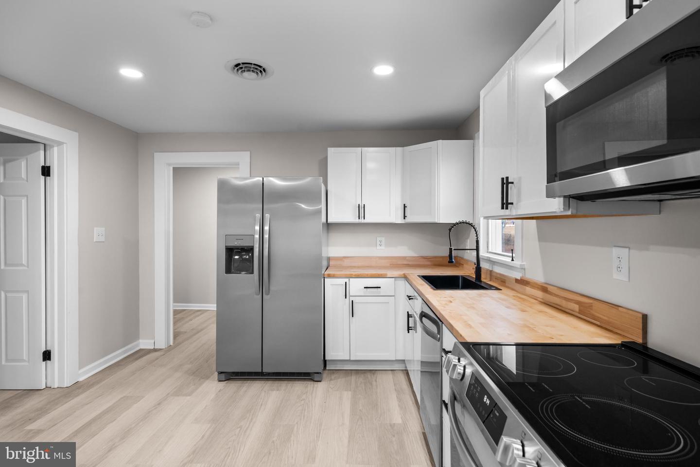 403 WOLF ST, EMPORIA, Virginia 23847, 3 Bedrooms Bedrooms, 5 Rooms Rooms,2 BathroomsBathrooms,Residential,For sale,403 WOLF ST,VAGE2000026 MLS # VAGE2000026