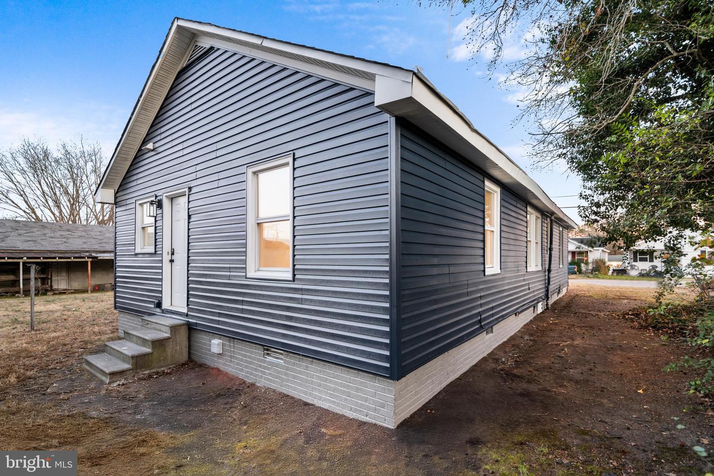 403 WOLF ST, EMPORIA, Virginia 23847, 3 Bedrooms Bedrooms, 5 Rooms Rooms,2 BathroomsBathrooms,Residential,For sale,403 WOLF ST,VAGE2000026 MLS # VAGE2000026