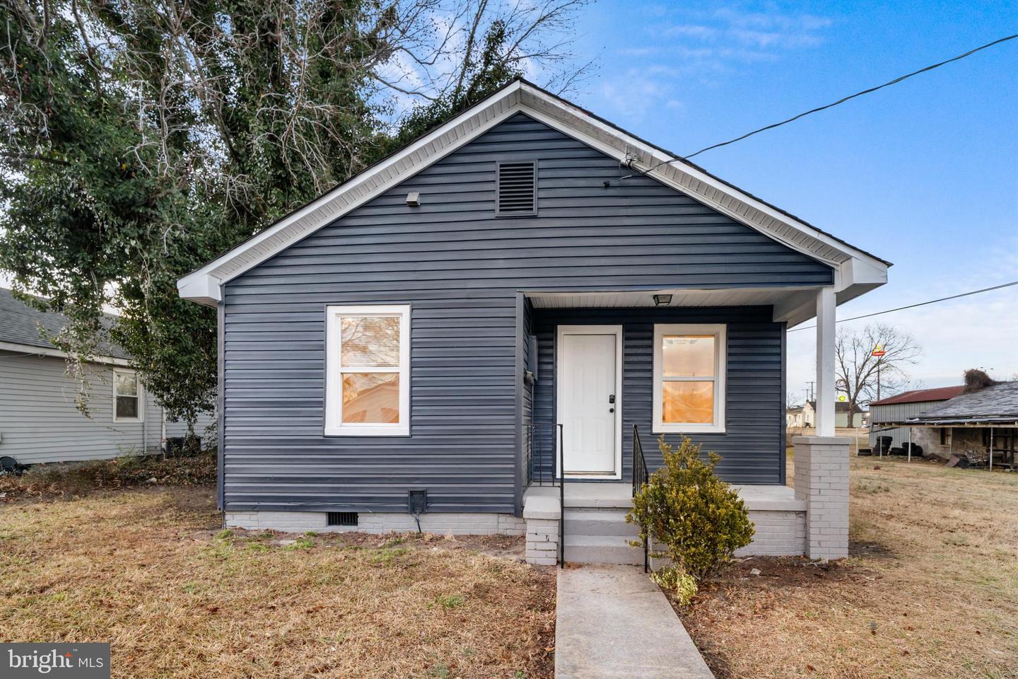 403 WOLF ST, EMPORIA, Virginia 23847, 3 Bedrooms Bedrooms, 5 Rooms Rooms,2 BathroomsBathrooms,Residential,For sale,403 WOLF ST,VAGE2000026 MLS # VAGE2000026