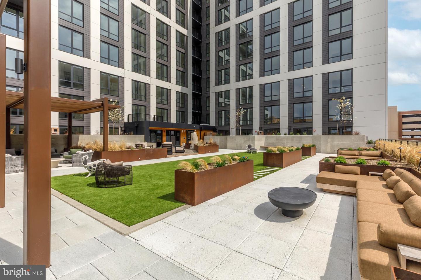 255 W. FALLS STATION BLVD #414, FALLS CHURCH, Virginia 22046, 2 Bedrooms Bedrooms, 4 Rooms Rooms,2 BathroomsBathrooms,Residential,For sale,255 W. FALLS STATION BLVD #414,VAFA2003522 MLS # VAFA2003522