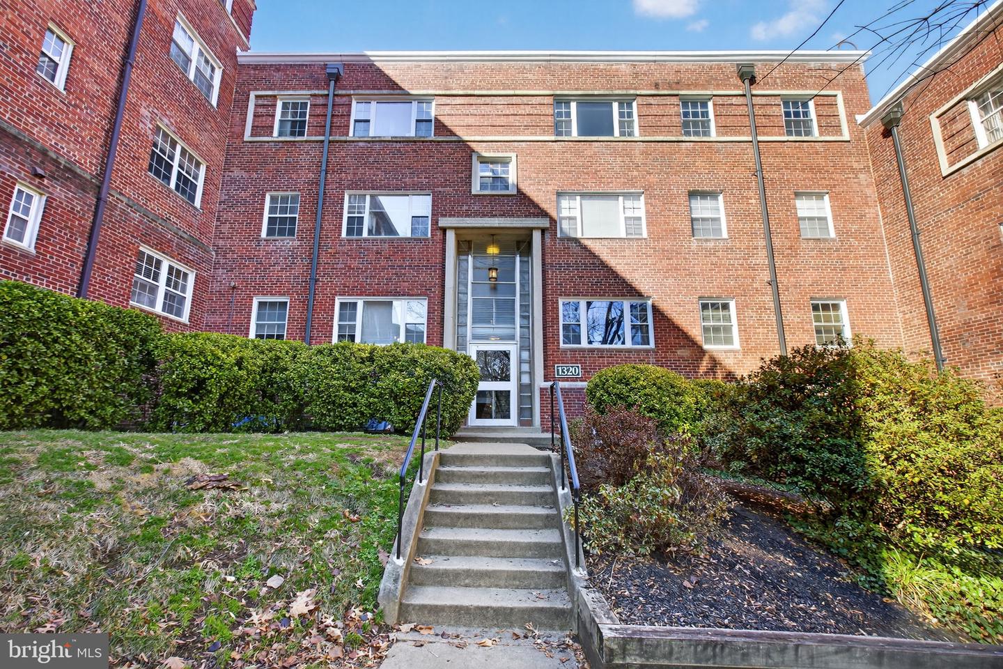 1320 N FORT MYER DR N #824, ARLINGTON, Virginia 22209, 2 Bedrooms Bedrooms, ,1 BathroomBathrooms,Residential,For sale,1320 N FORT MYER DR N #824,VAAR2067846 MLS # VAAR2067846